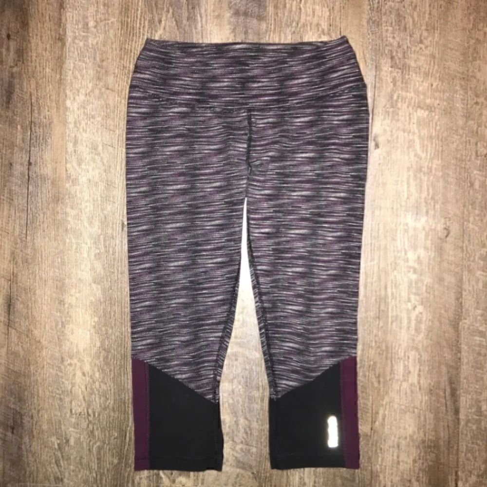 Reebok 3/4 Length Leggings: XS